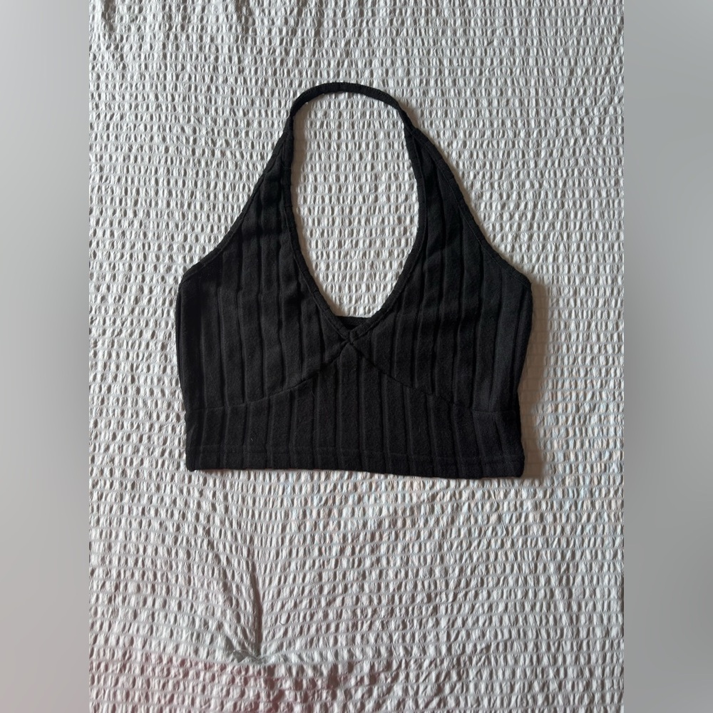SHEIN Black Ribbed Halter Crop Top